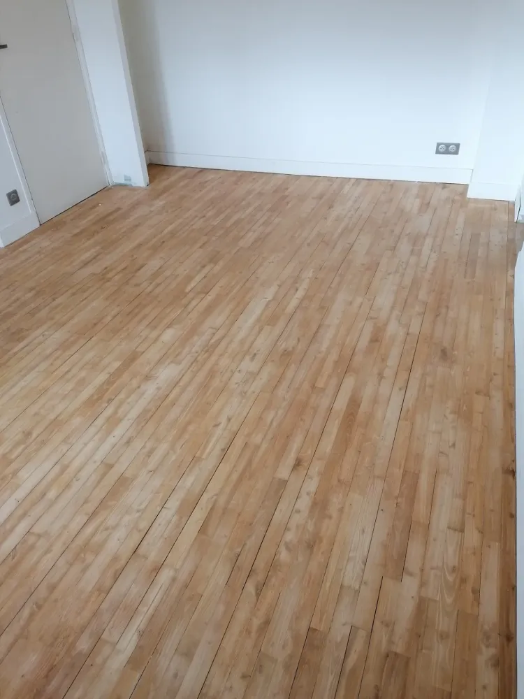 Pose de parquet à Eraines